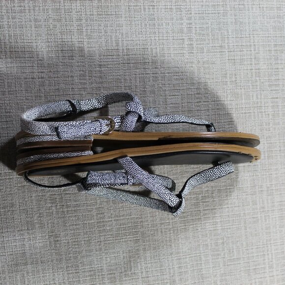 Isola Mackenzie Black and White Flat Sandal Sz 8.5 - Picture 3 of 7